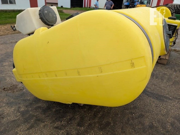 demco-sprayer-image-10