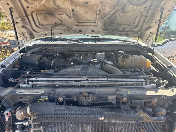 2010-ford-f550-xlt-image-10