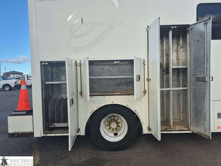 2009-international-durastar-4300-image-35