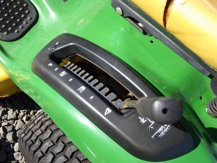john-deere-d105-image-12