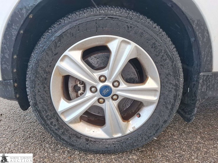 2013-ford-escape-image-16
