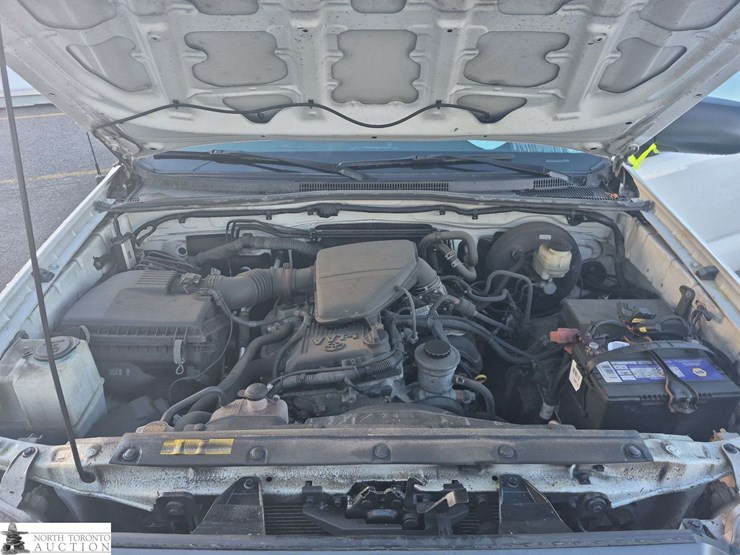 2015-toyota-tacoma-image-9