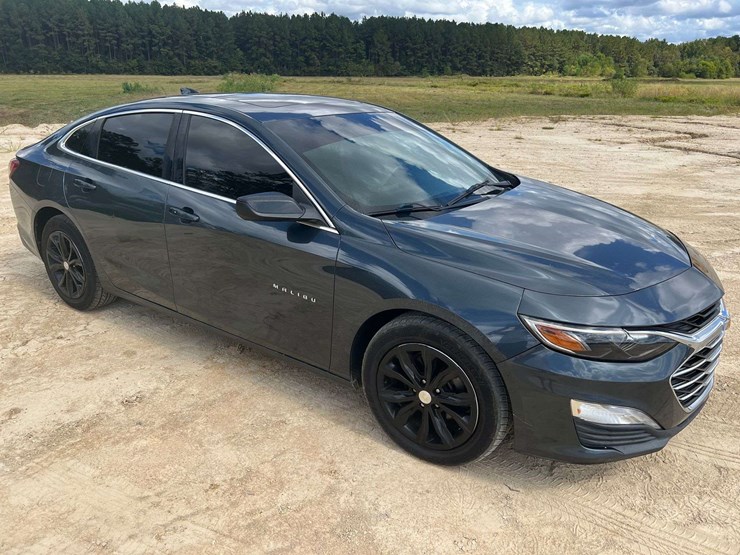 2020-chevrolet-malibu-4-door-sedan-(140,570-miles)-image-4