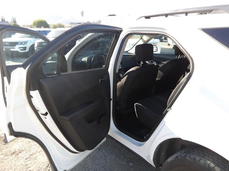 2015-chevrolet-equinox-image-15