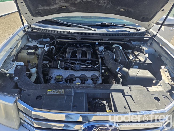 2009-ford-flex-image-15