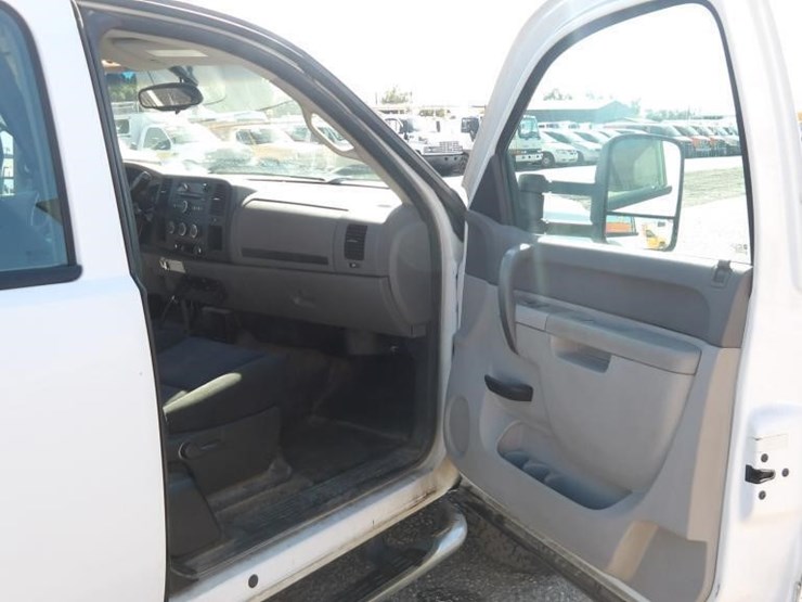 2012-gmc-sierra-2500-image-12