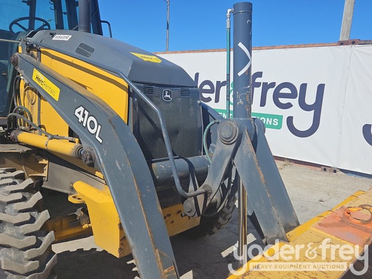 2018-deere-410l-image-30