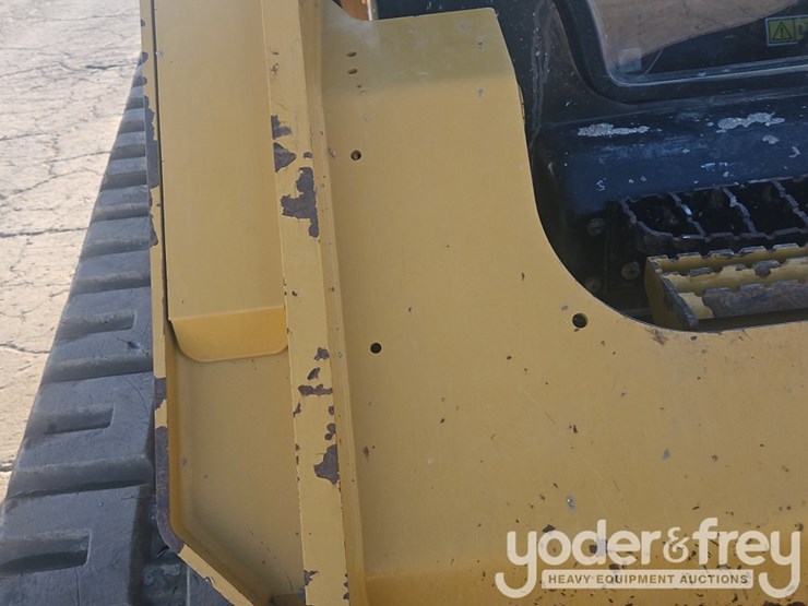 2021-caterpillar-299d3-image-17
