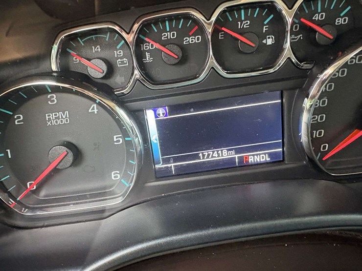 2017-chevrolet-silverado-1500-image-30