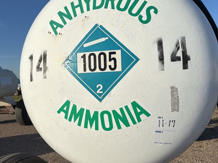 11-17-1450-gallon-nh3-tank,-16.5l---16.1-tires-image-3