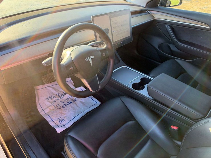 2023-tesla-model-s-4-door-sedan-(33,455-miles)-image-9