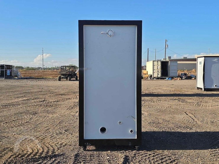mobile-toilet-image-8