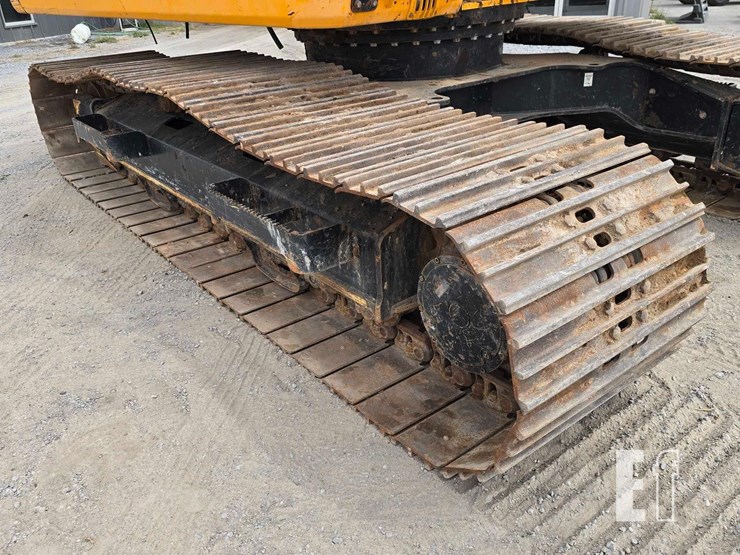 2023-jcb-220x-lc-image-34