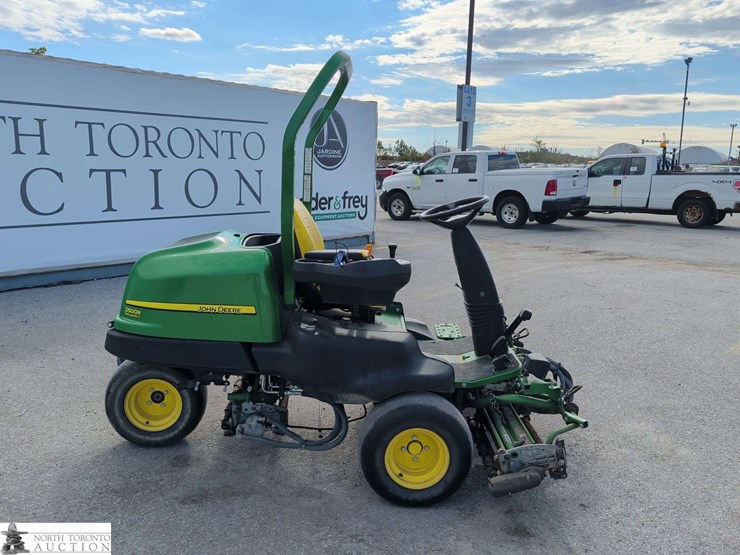2015-john-deere-2500-image-4