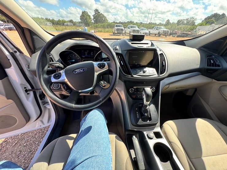 2015-ford-escape-image-15