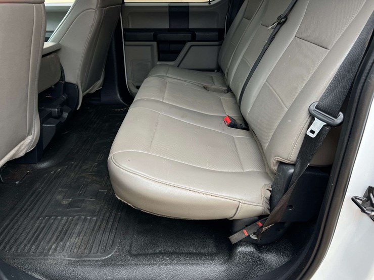 2022-ford-f350-image-25