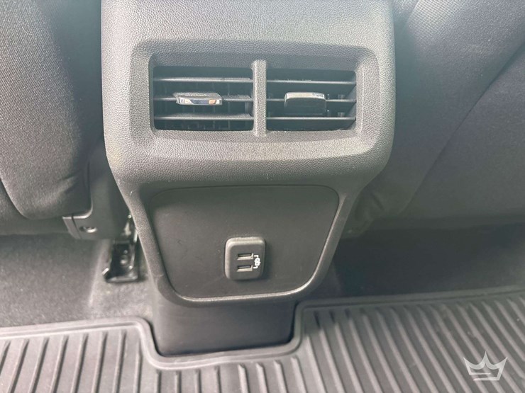 2019-chevrolet-equinox-image-25