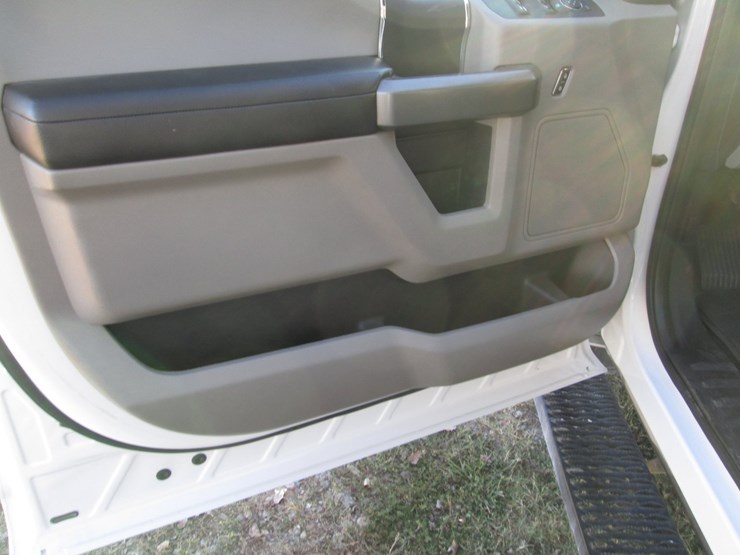 2017-ford-f150-image-23