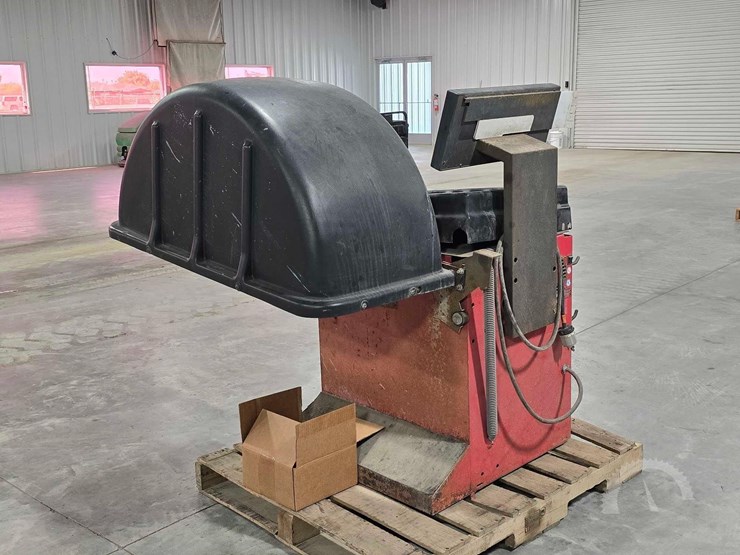 ford-rotunda-dsp9002-wheel-balancing-machine-image-4