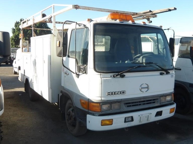 2000-hino-fb1817-image-2