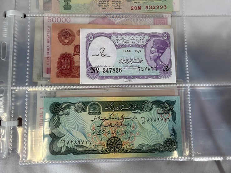 #40309-•-foreign-currency-bank-notes-image-103