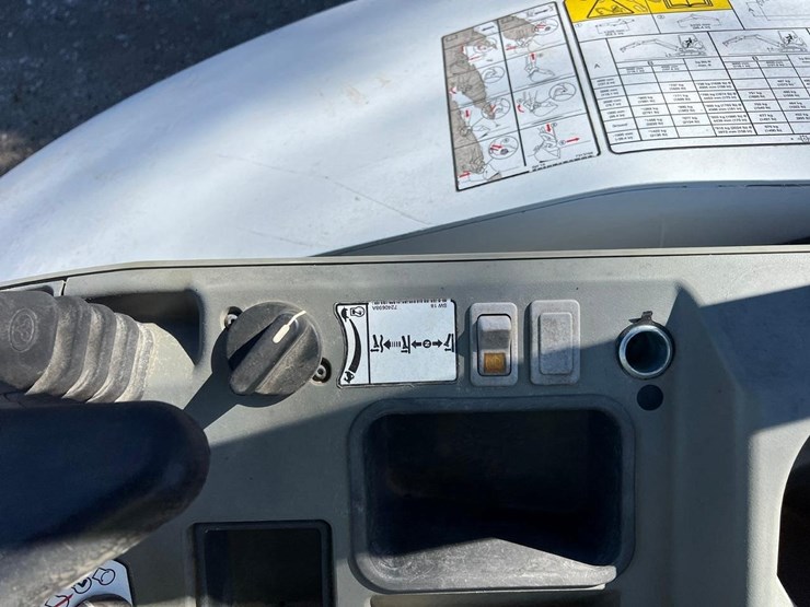 2020-bobcat-e35i-image-24