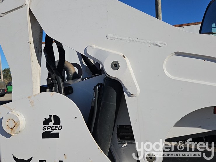 2022-bobcat-t870-image-15