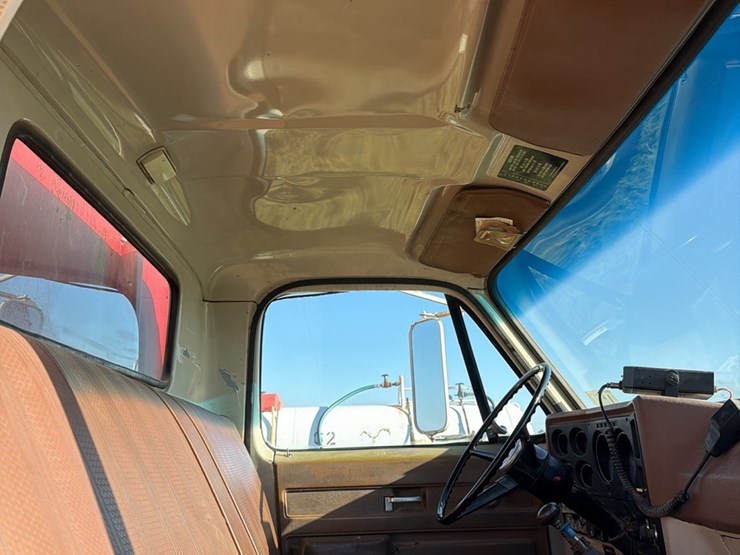 1975-single-axle-366-4+2,-box-&-hoist,-starts,-runs,-operates-as-it-should-image-30