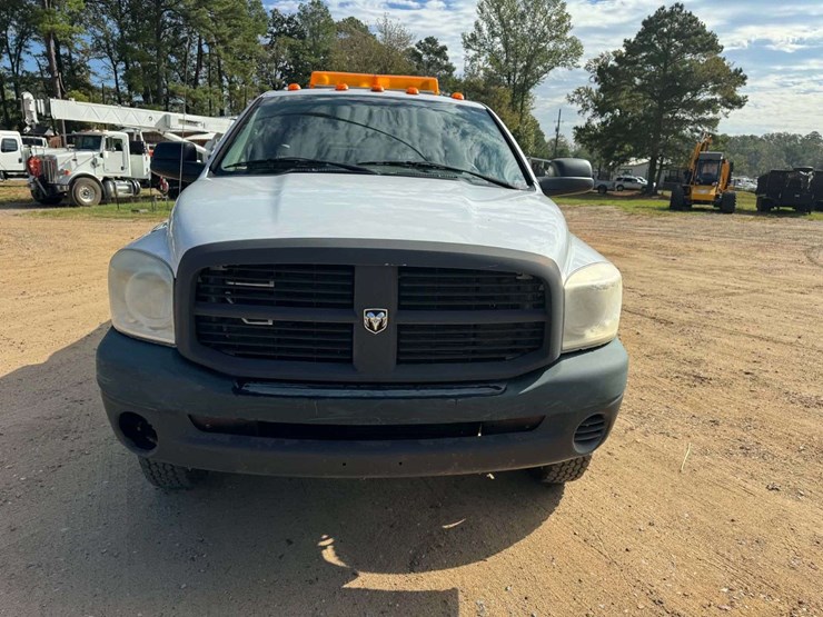 2008-dodge-3500-image-12