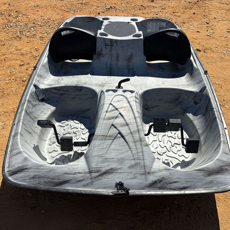 5'x8' Paddleboat