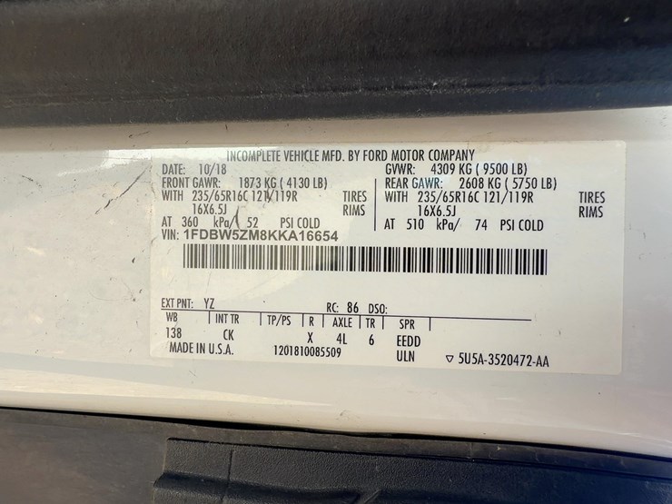 2019-utility-van-image-28