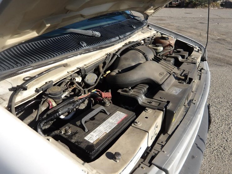 2002-ford-e350-image-8