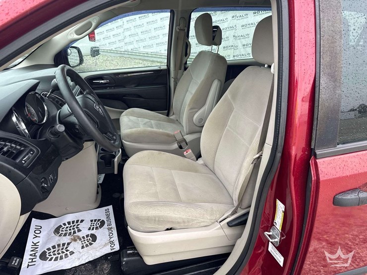 2014-dodge-grand-caravan-image-12
