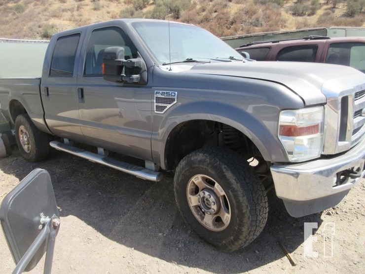 2010-ford-f250-xlt-image-2