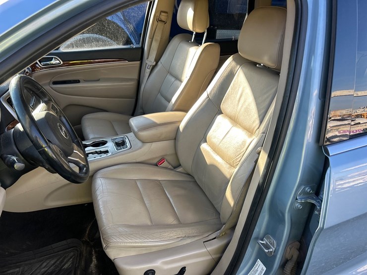 2012-jeep-grand-cherokee-image-46