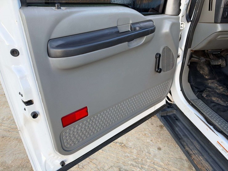2007-ford-f550-image-9