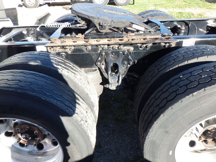 2021-kenworth-t680-image-13