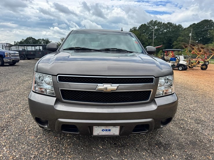 2011-chevrolet-tahoe-image-8