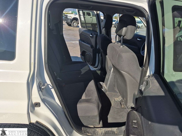 2011-jeep-patriot-image-24