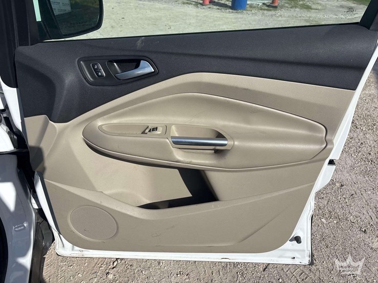 2017-ford-escape-image-19