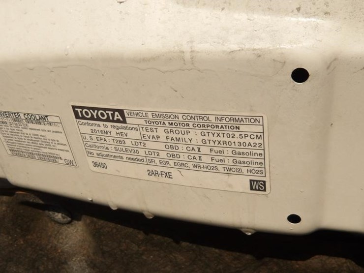 2016-toyota-rav4-xle-image-9