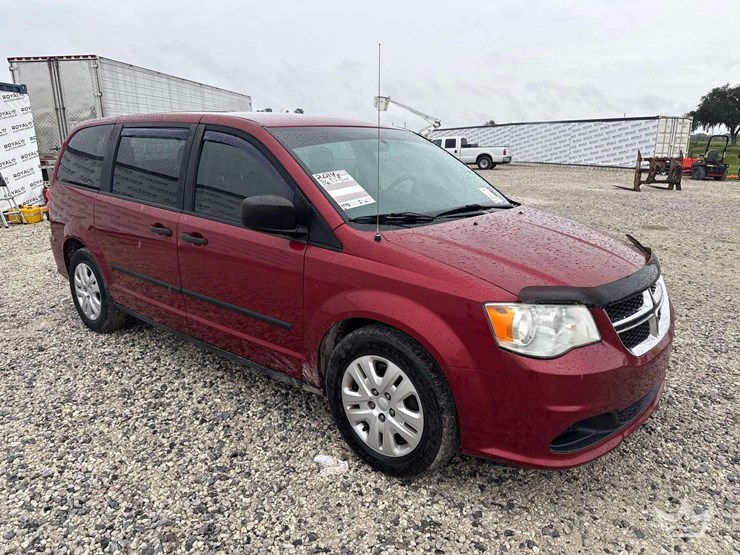 2014-dodge-grand-caravan-image-2