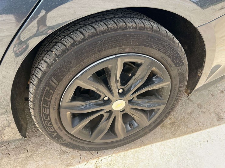 2020-chevrolet-malibu-4-door-sedan-(140,570-miles)-image-25