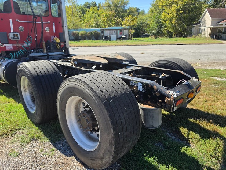 2014-peterbilt-579-image-62