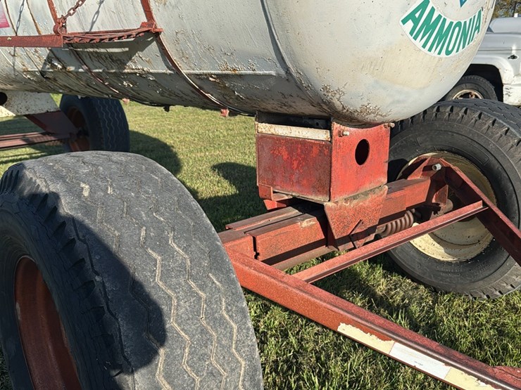 11-6-1450-gallon-nh3-tank,-16.5---22.5-tires-image-16