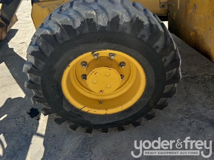 2018-deere-410l-image-13
