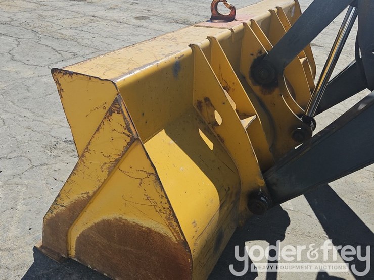 2018-deere-410l-image-15