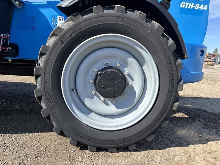 2020-genie-gth844-image-21