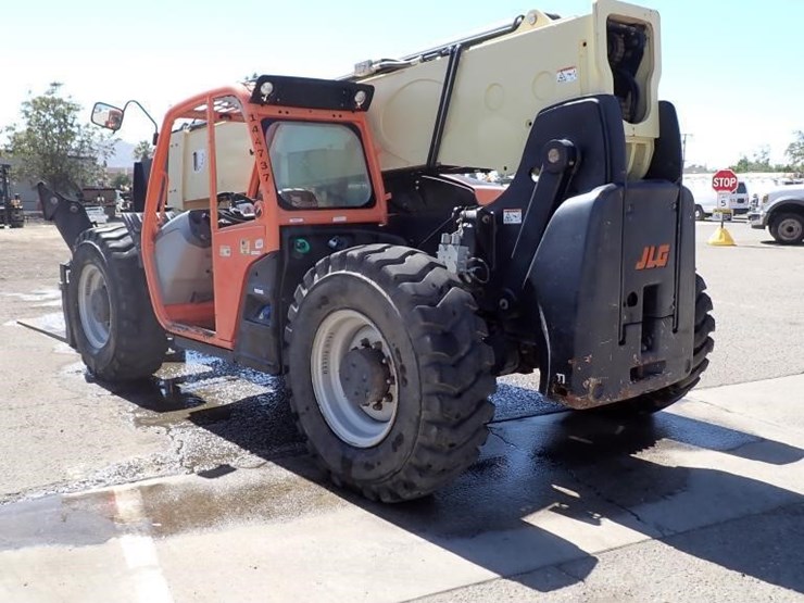 2015-jlg-1255-image-4