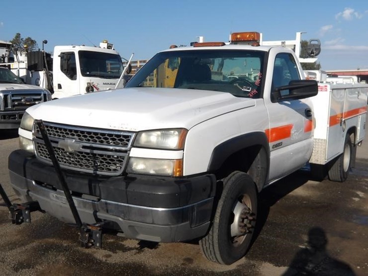 2005-chevrolet-silverado-3500-image-1
